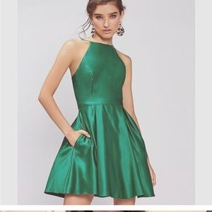 CITY VIBE  DRESS, Emerald green satin, size 0